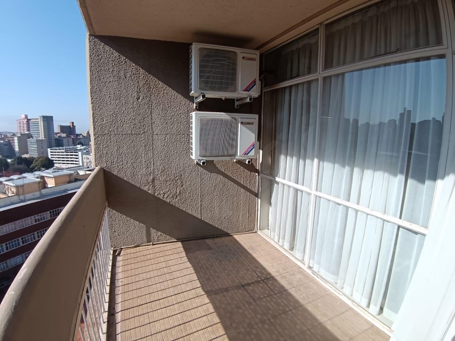 1 Bedroom Property for Sale in Braamfontein Gauteng