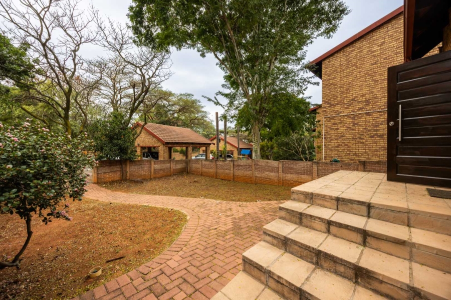 2 Bedroom Property for Sale in La Montagne Gauteng