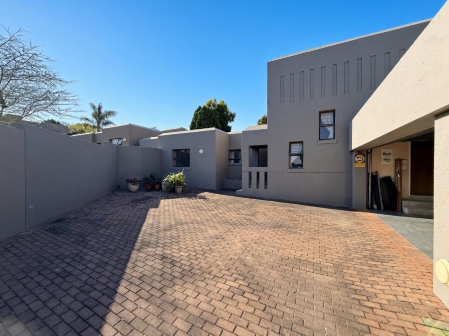 4 Bedroom Property for Sale in Bryanston Gauteng