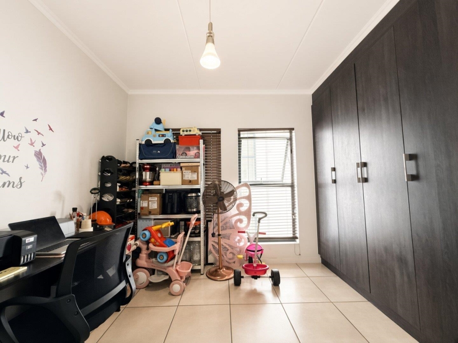 3 Bedroom Property for Sale in Greenstone Hill Gauteng