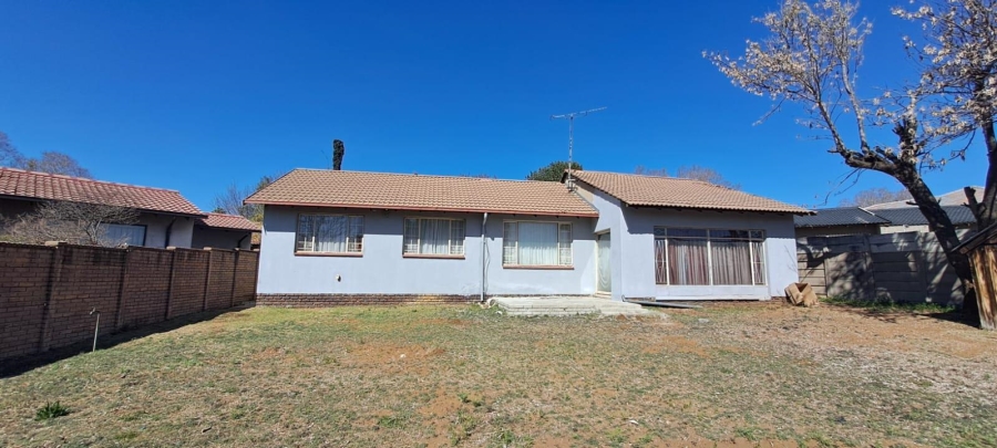 To Let 3 Bedroom Property for Rent in Elandspark Gauteng