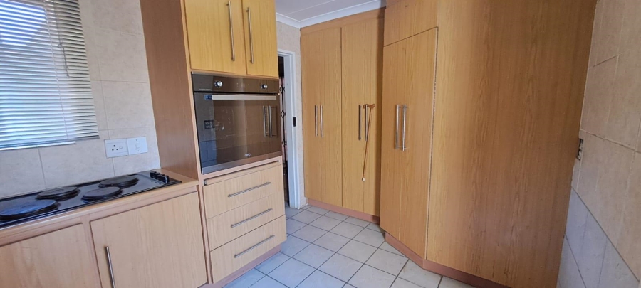 To Let 3 Bedroom Property for Rent in Elandspark Gauteng