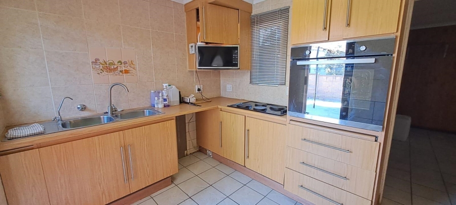 To Let 3 Bedroom Property for Rent in Elandspark Gauteng