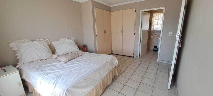 To Let 3 Bedroom Property for Rent in Elandspark Gauteng