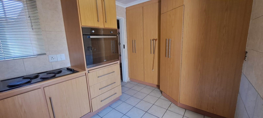 To Let 3 Bedroom Property for Rent in Elandspark Gauteng