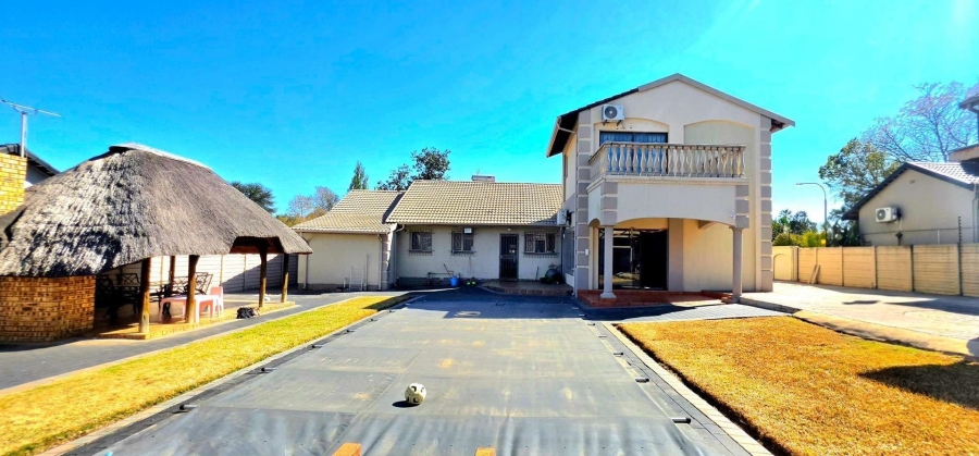 4 Bedroom Property for Sale in Brackendowns Gauteng