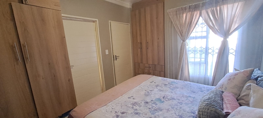 To Let 3 Bedroom Property for Rent in South Hills Gauteng