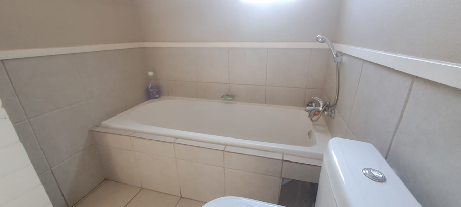 To Let 3 Bedroom Property for Rent in South Hills Gauteng