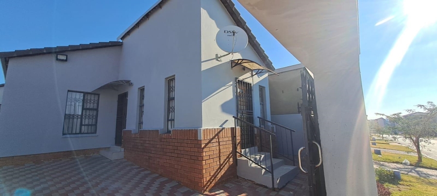 To Let 3 Bedroom Property for Rent in South Hills Gauteng