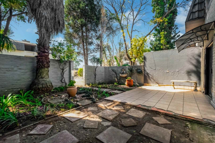 To Let 3 Bedroom Property for Rent in Bryanston Gauteng