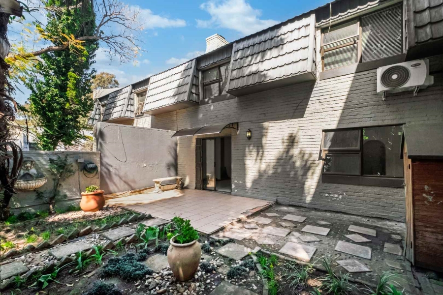 To Let 3 Bedroom Property for Rent in Bryanston Gauteng