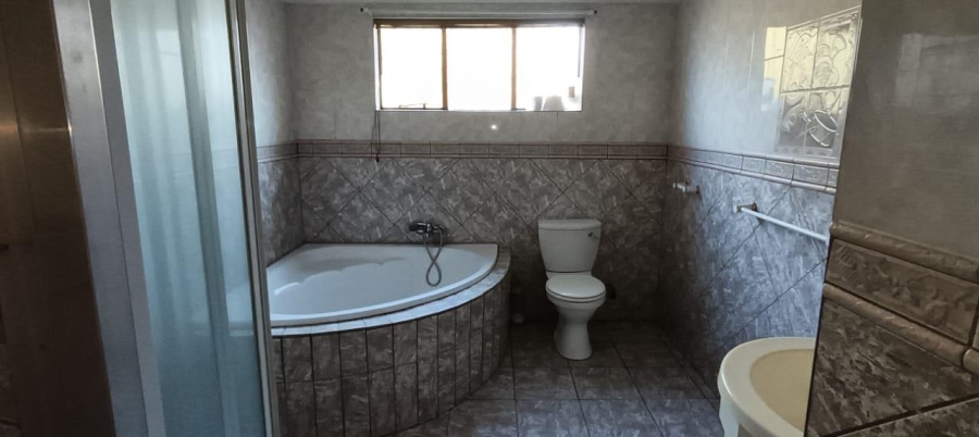 5 Bedroom Property for Sale in Brenthurst Gauteng