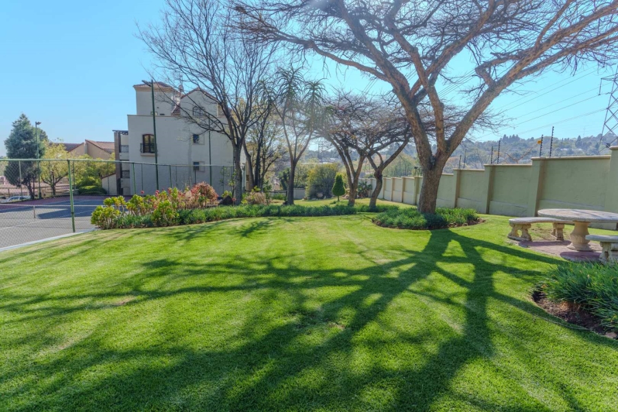 To Let 2 Bedroom Property for Rent in Benmore Gauteng