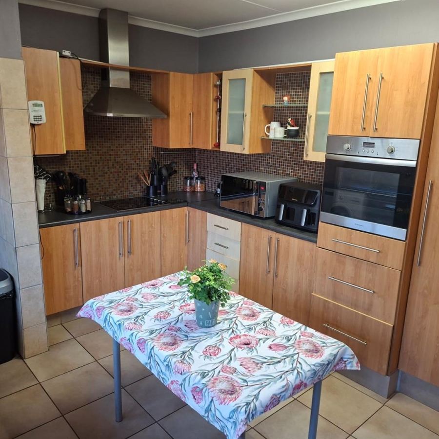 To Let 3 Bedroom Property for Rent in Moreleta Park Gauteng