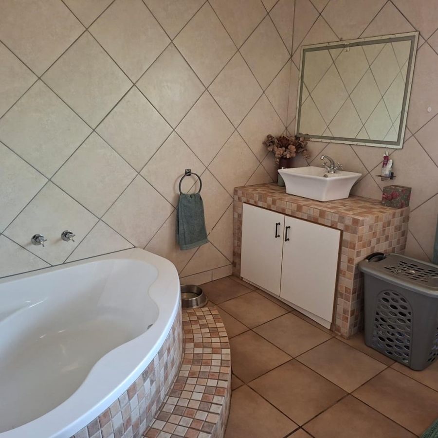To Let 3 Bedroom Property for Rent in Moreleta Park Gauteng