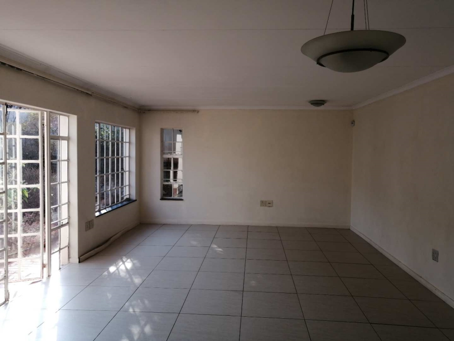 To Let 3 Bedroom Property for Rent in Lynnwood Glen Gauteng