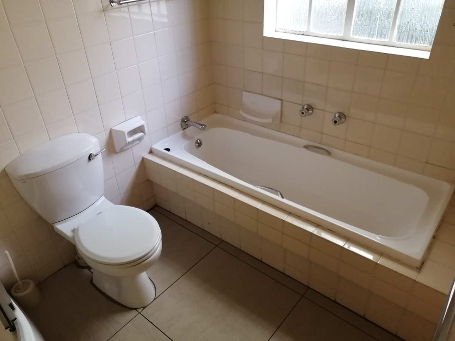 To Let 3 Bedroom Property for Rent in Lynnwood Glen Gauteng