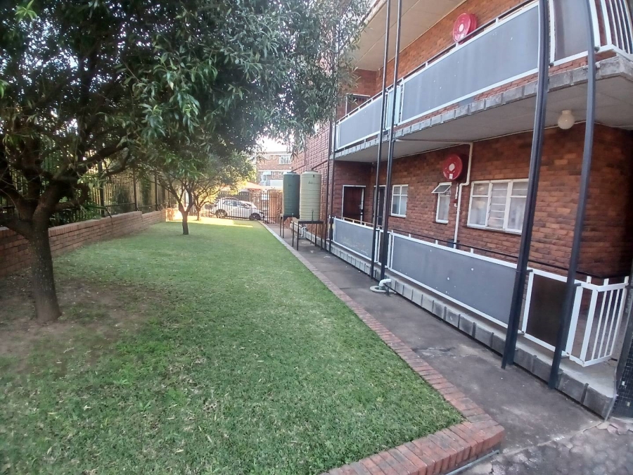 To Let 2 Bedroom Property for Rent in Groenkloof Gauteng