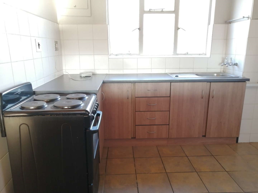 To Let 2 Bedroom Property for Rent in Groenkloof Gauteng