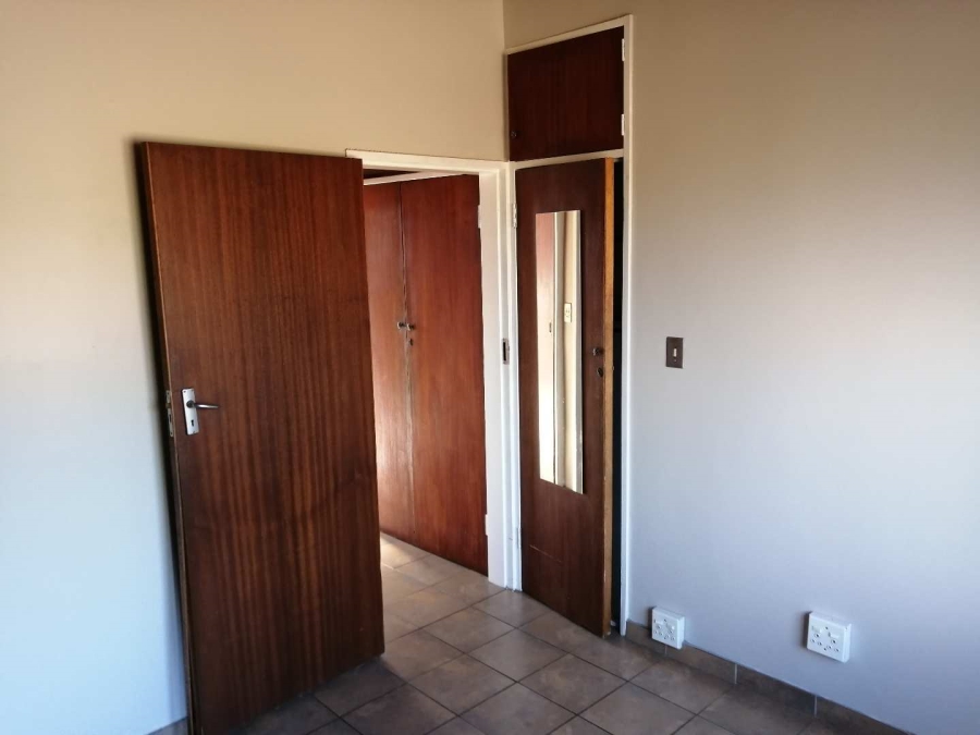 To Let 2 Bedroom Property for Rent in Groenkloof Gauteng