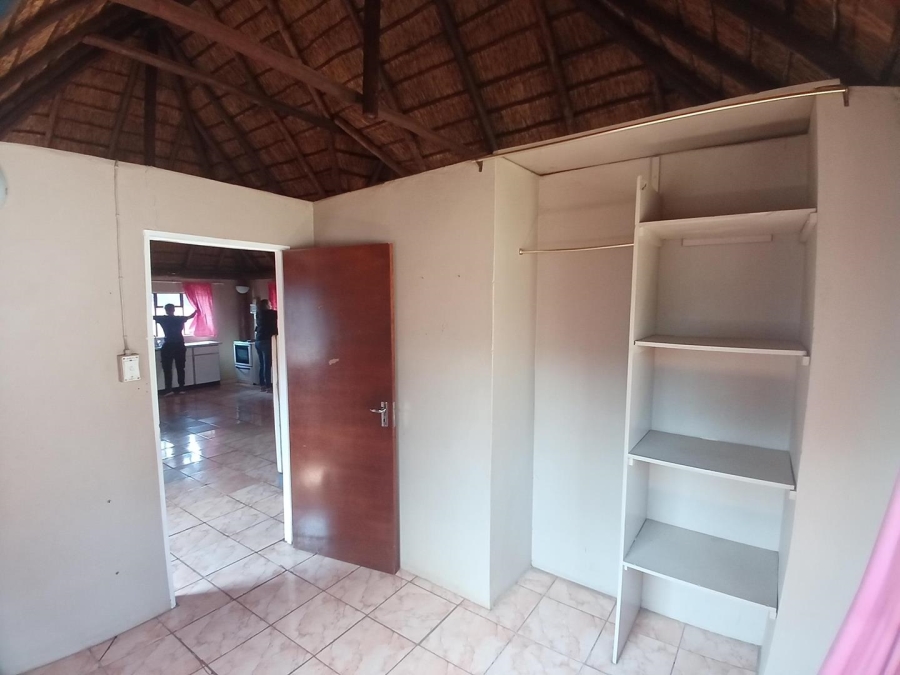 To Let 2 Bedroom Property for Rent in Pretoria North Gauteng