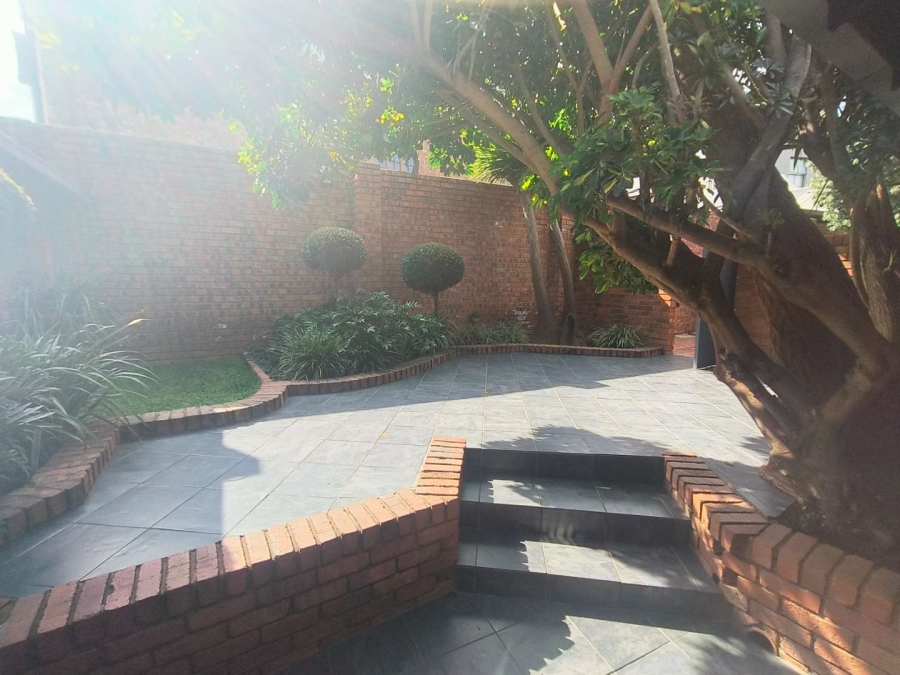 To Let 4 Bedroom Property for Rent in Erasmuskloof Gauteng