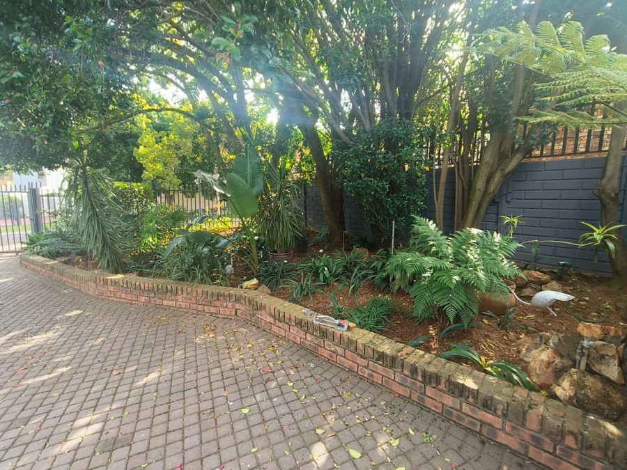 To Let 4 Bedroom Property for Rent in Erasmuskloof Gauteng