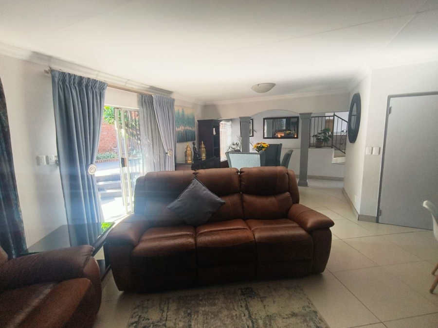 To Let 4 Bedroom Property for Rent in Erasmuskloof Gauteng