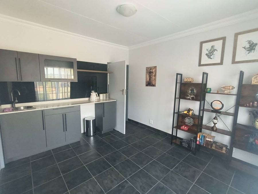 To Let 4 Bedroom Property for Rent in Erasmuskloof Gauteng