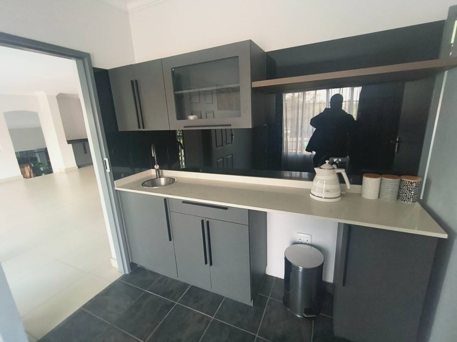 To Let 4 Bedroom Property for Rent in Erasmuskloof Gauteng