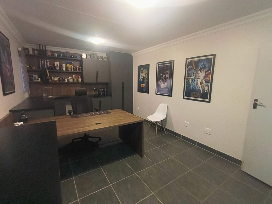 To Let 4 Bedroom Property for Rent in Erasmuskloof Gauteng