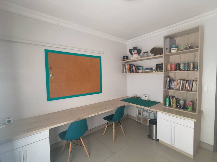 To Let 4 Bedroom Property for Rent in Erasmuskloof Gauteng