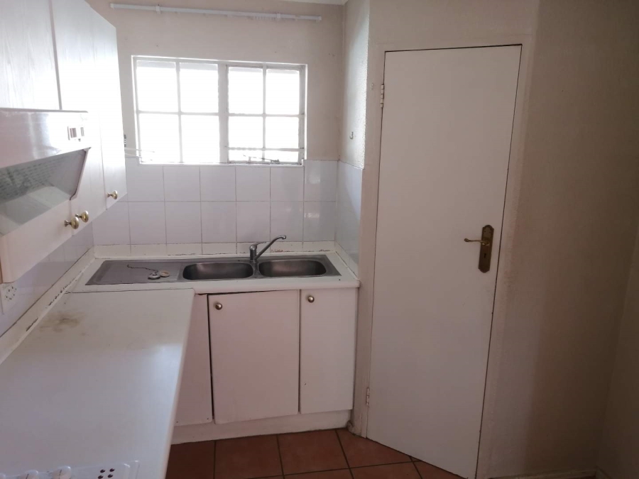To Let 2 Bedroom Property for Rent in Monument Park Gauteng