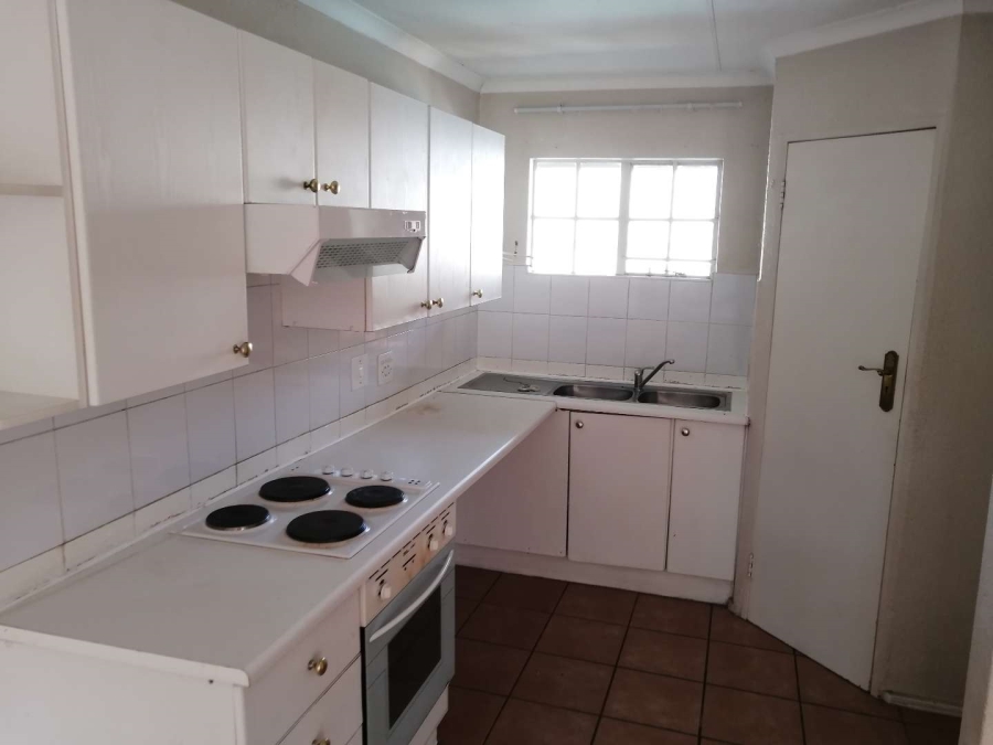 To Let 2 Bedroom Property for Rent in Monument Park Gauteng