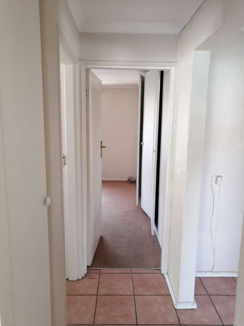 To Let 2 Bedroom Property for Rent in Monument Park Gauteng