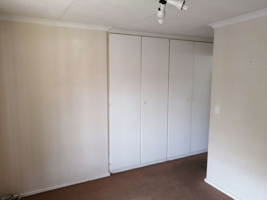 To Let 2 Bedroom Property for Rent in Monument Park Gauteng