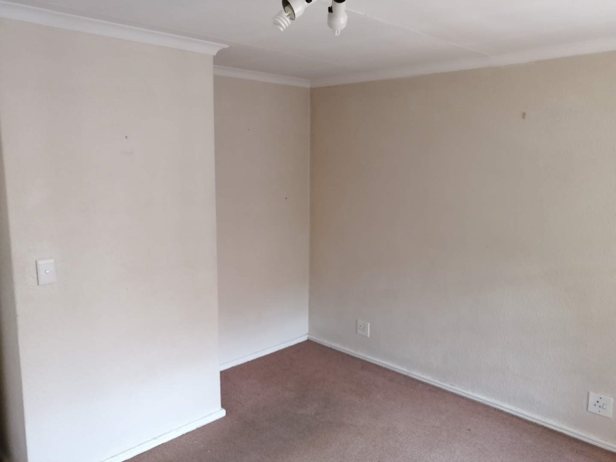 To Let 2 Bedroom Property for Rent in Monument Park Gauteng
