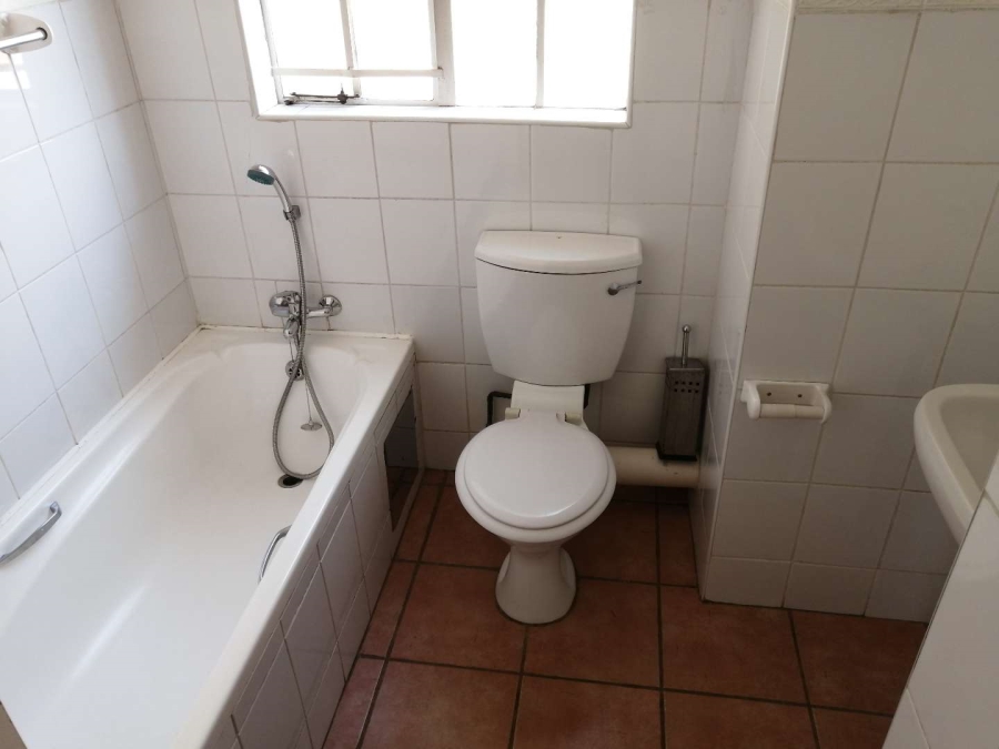 To Let 2 Bedroom Property for Rent in Monument Park Gauteng