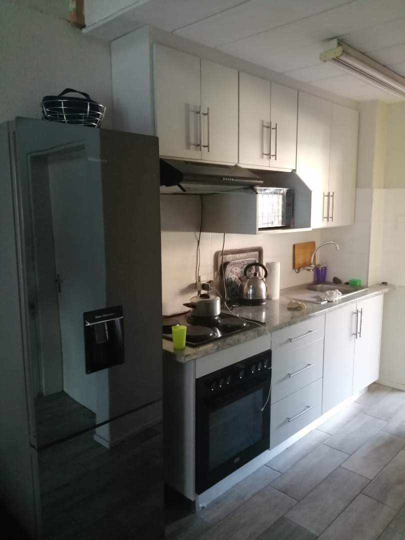To Let 1 Bedroom Property for Rent in Sunnyside Gauteng