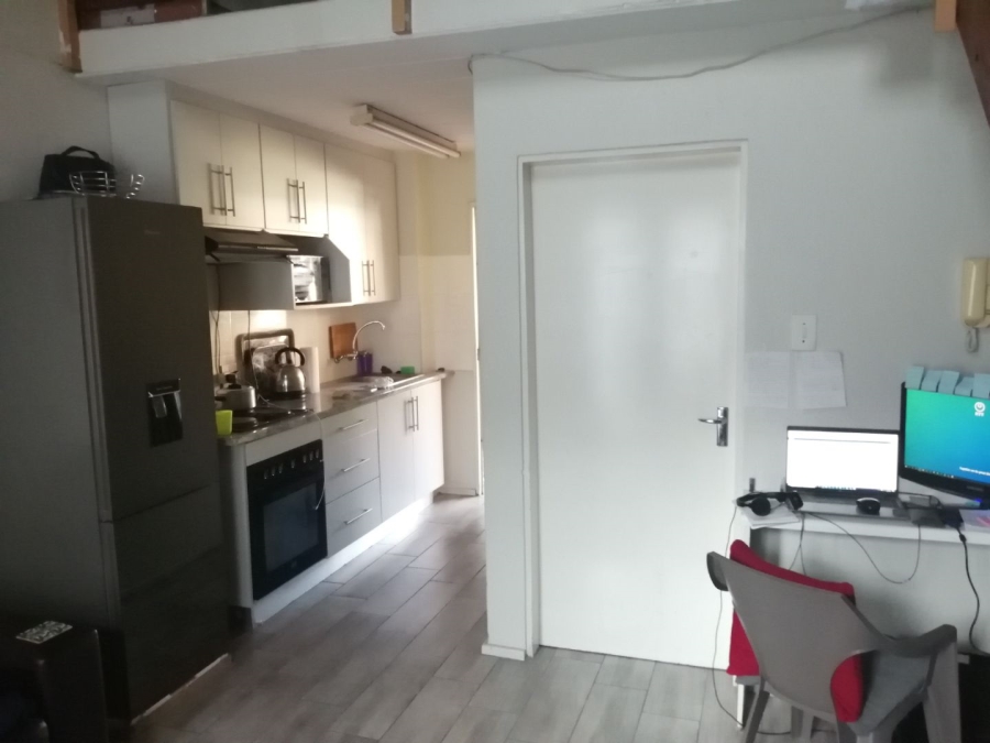 To Let 1 Bedroom Property for Rent in Sunnyside Gauteng