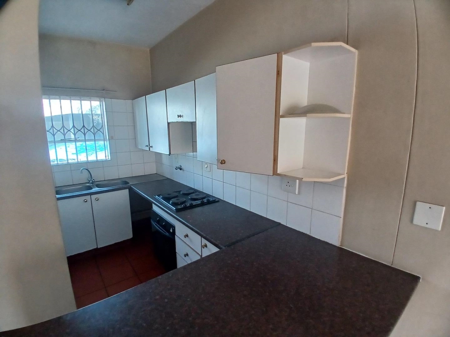 To Let 2 Bedroom Property for Rent in Waterkloof Glen Gauteng