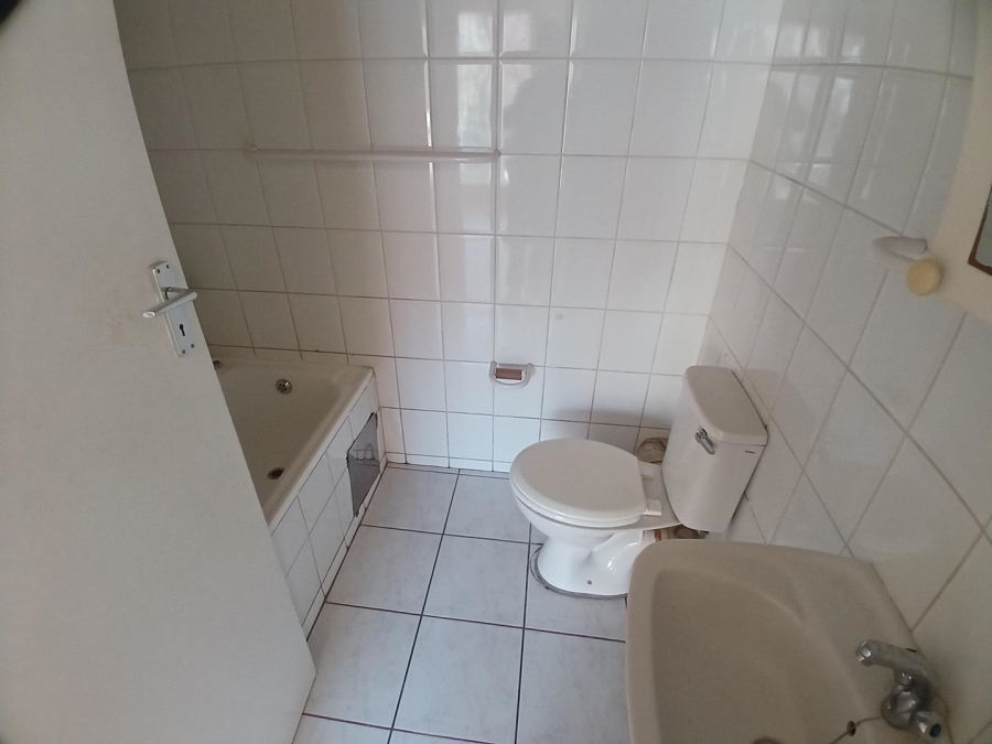 To Let 2 Bedroom Property for Rent in Waterkloof Glen Gauteng