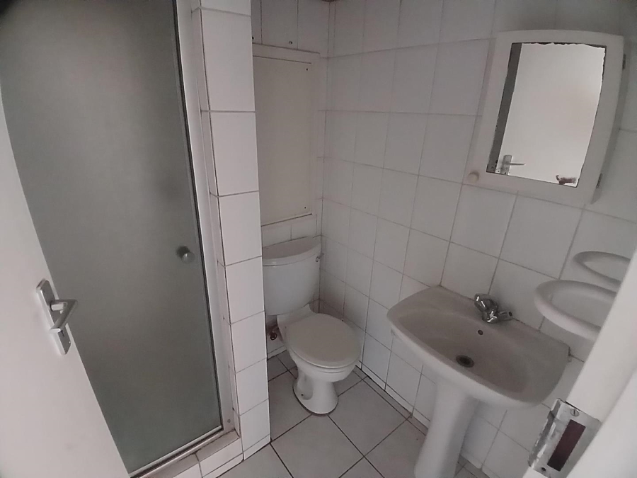 To Let 2 Bedroom Property for Rent in Waterkloof Glen Gauteng
