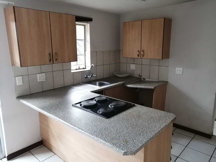 To Let 1 Bedroom Property for Rent in Riviera Gauteng