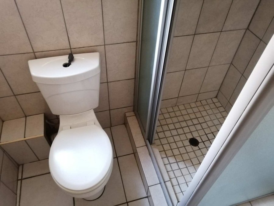 To Let 1 Bedroom Property for Rent in Riviera Gauteng