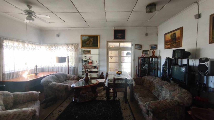 10 Bedroom Property for Sale in Turf Club Gauteng