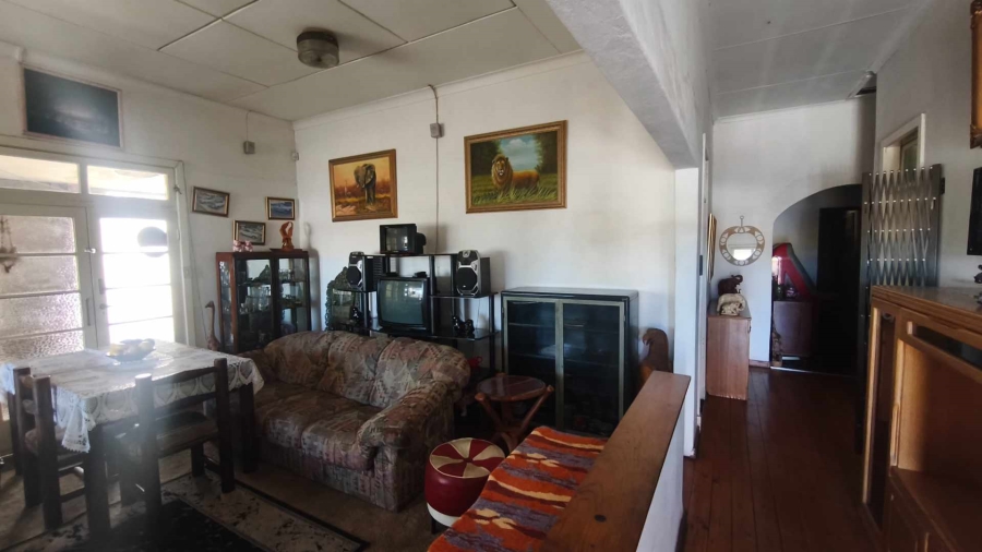 10 Bedroom Property for Sale in Turf Club Gauteng