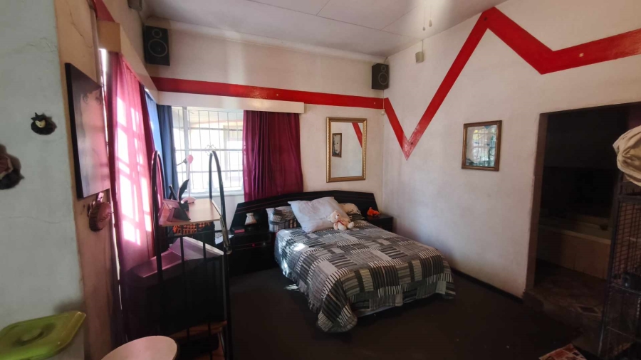 10 Bedroom Property for Sale in Turf Club Gauteng