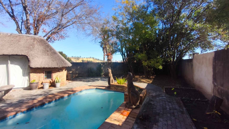 10 Bedroom Property for Sale in Turf Club Gauteng