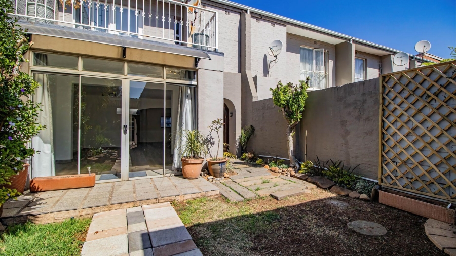 3 Bedroom Property for Sale in Beyerspark Gauteng